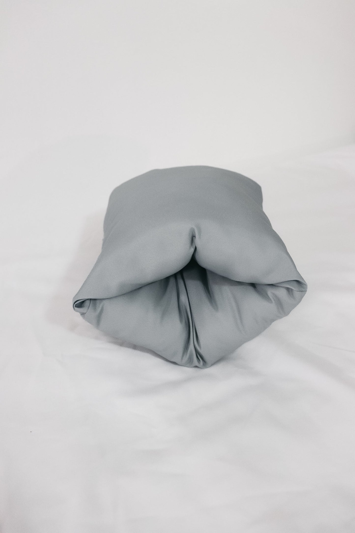 Lagoon Wipeable Cradle Arm Pillow